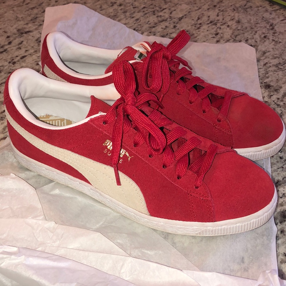 Women’s Puma Sneakers Classic Suede Size 10